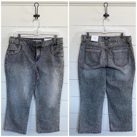 Chico’s Ultimate‎ Fit Platinum Denim Alkaline Wash Crop size 1.5 Women’s sz 10 - Picture 1 of 7